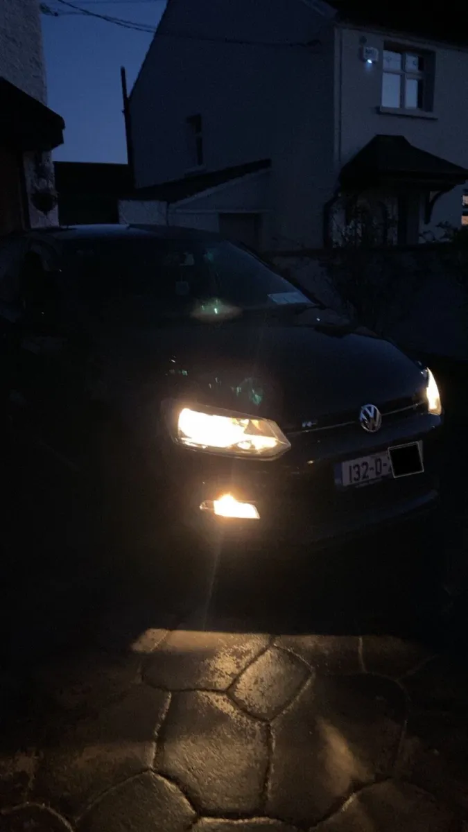 VOLKSWAGEN POLO 1.2 TSI R - LINE STYLE 2013 Black - Image 4