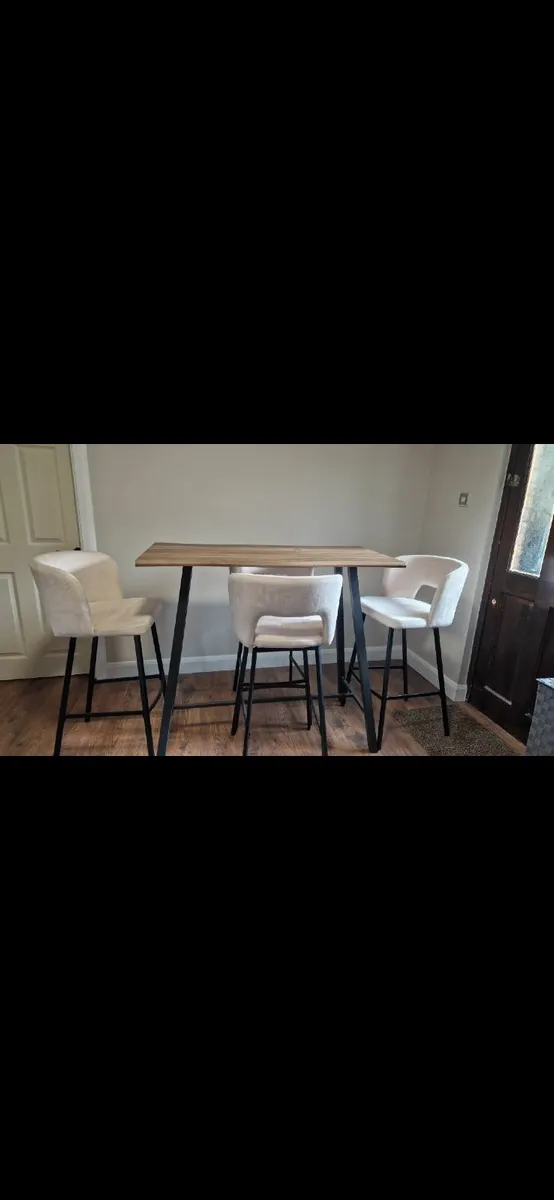 Tables and chairs - Image 2