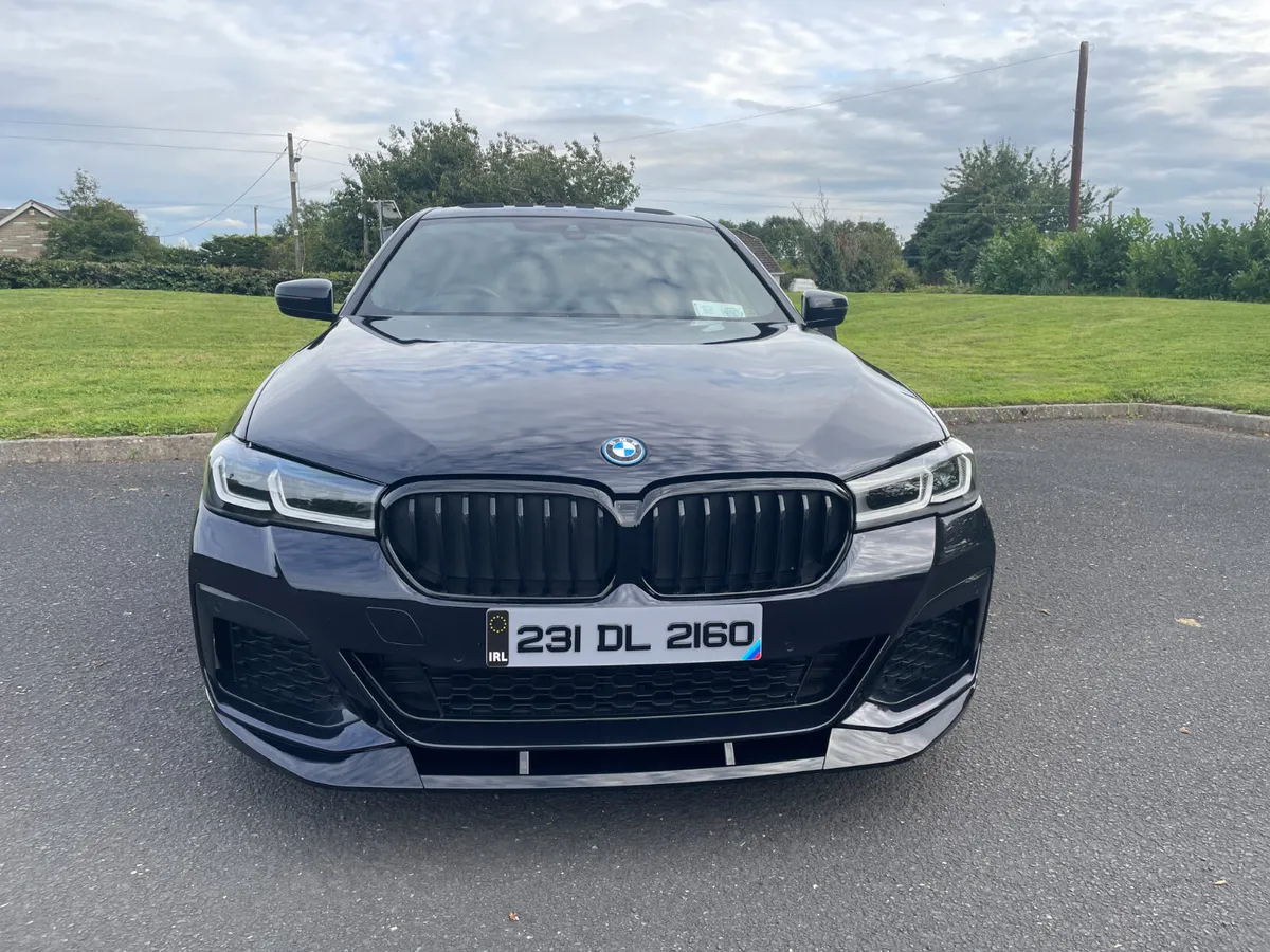 BMW 5-Series 2023 X-DRIVE M-SPORT HYBRID - Image 2