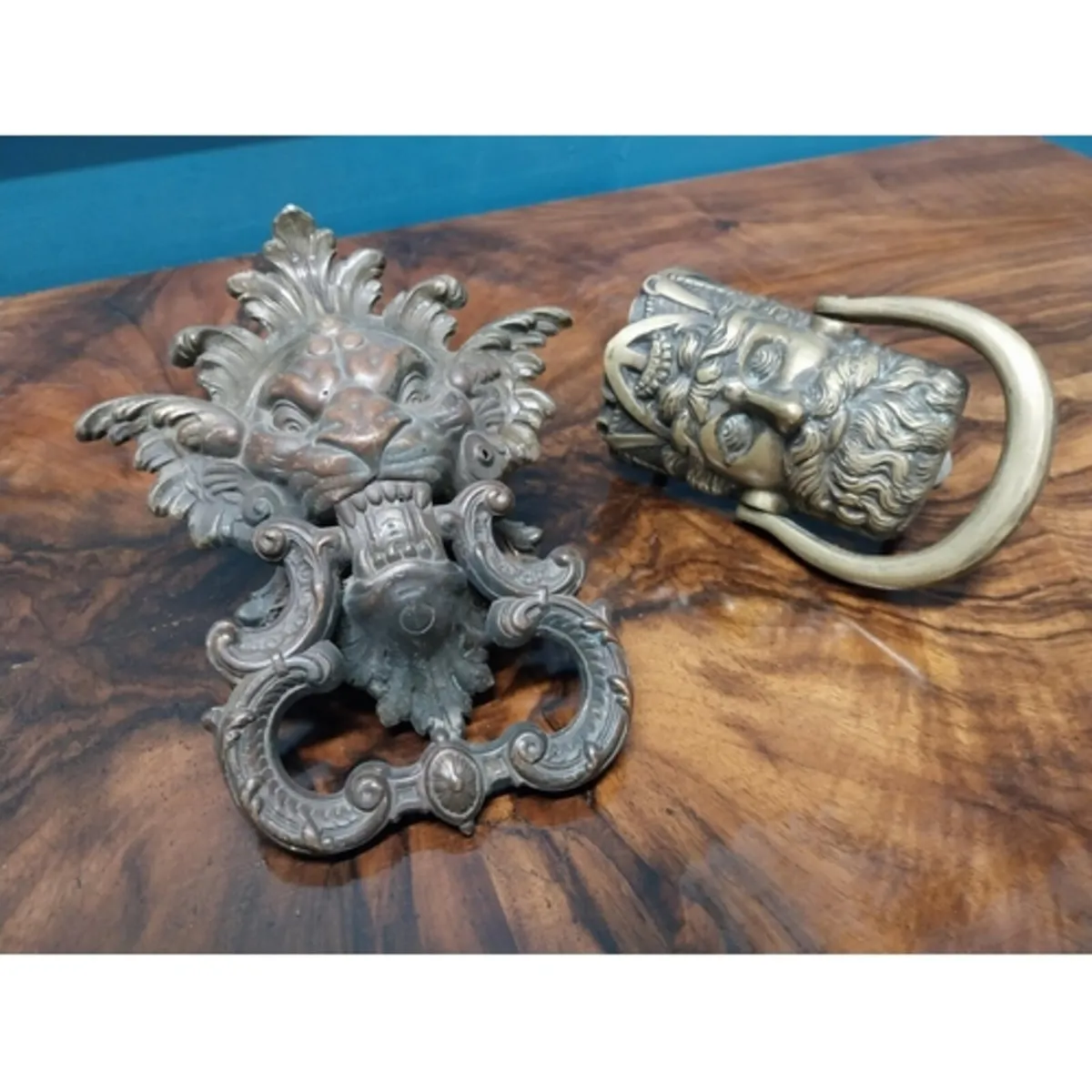 Lamp and door knockers - Image 1
