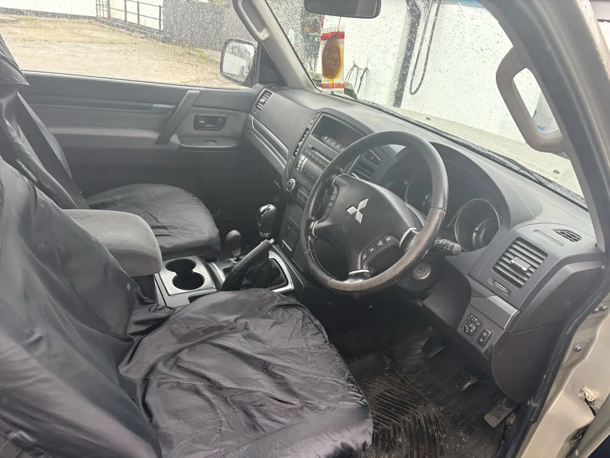 Mitsubishi Pajero - Image 4