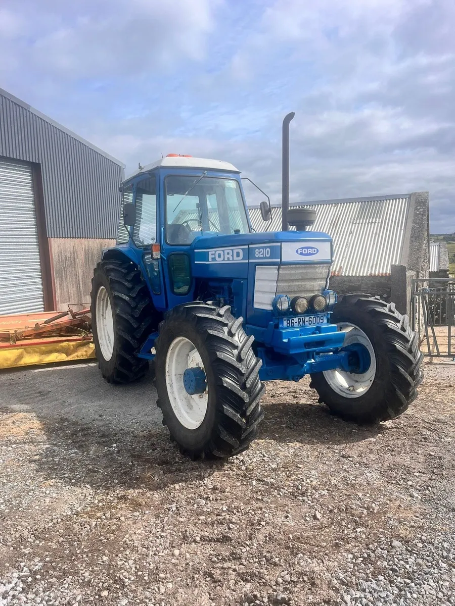 Ford 8210 - Image 2