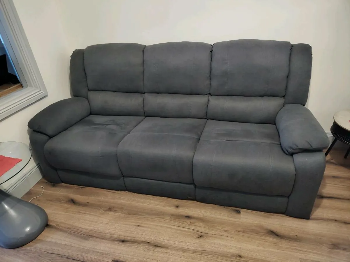 3 piece sofa - Image 2