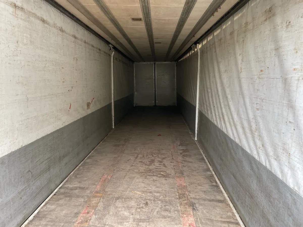 Insulated curtainsider trailer - Image 2