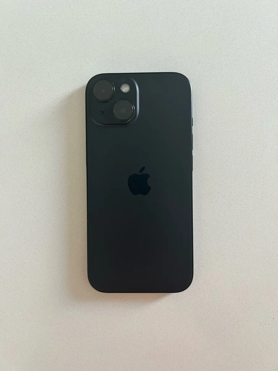 Black iPhone 15 128GB - Image 1