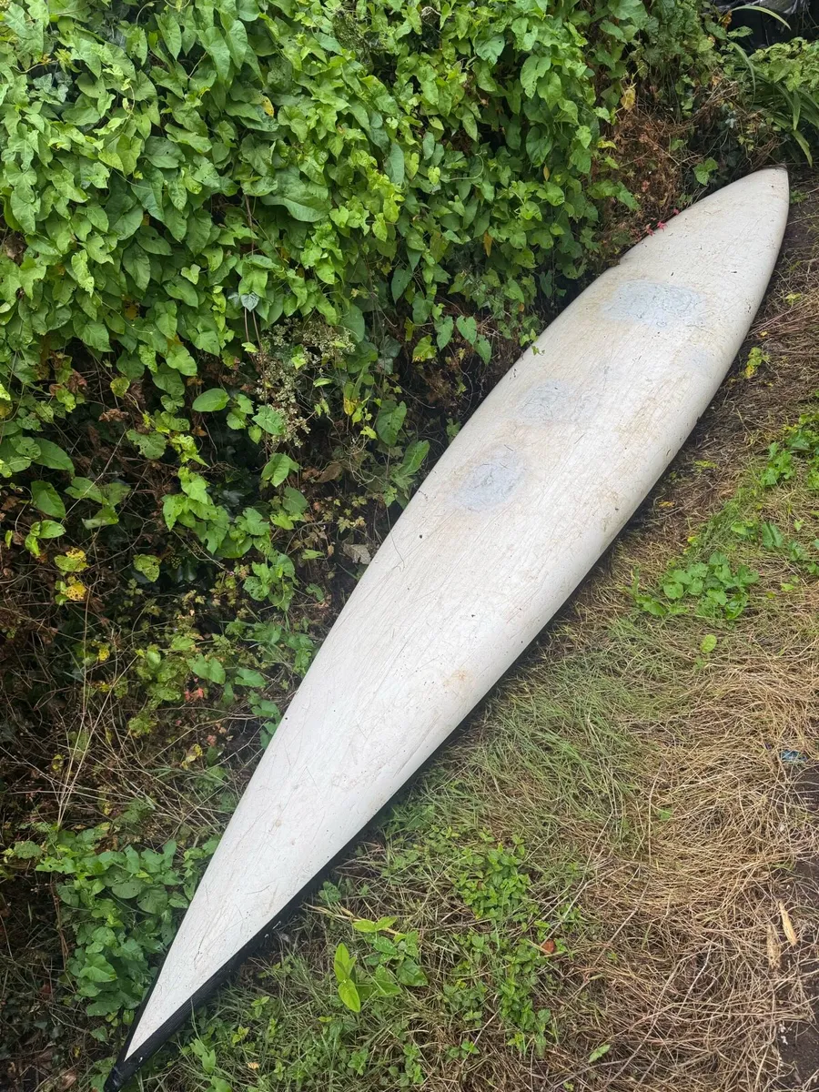 Kayak with paddle - Image 3