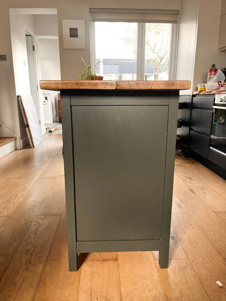Kitchen Island - Image 4