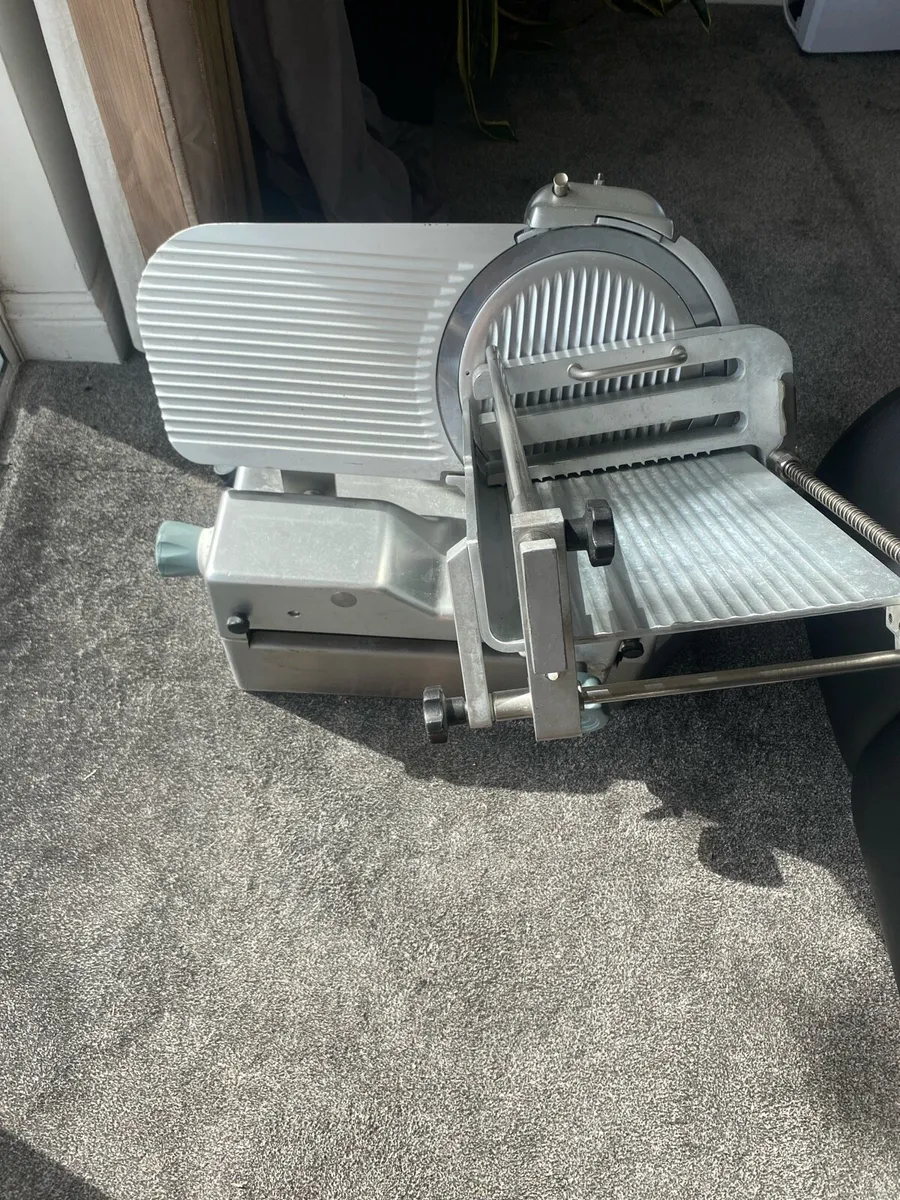 Meat cutter - Image 2