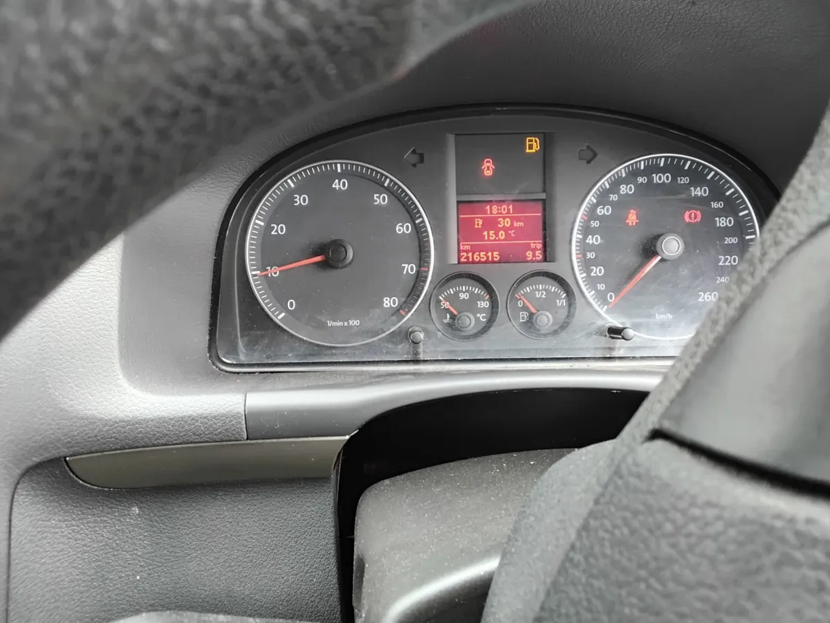 Volkswagen Touran 2008 - Image 2