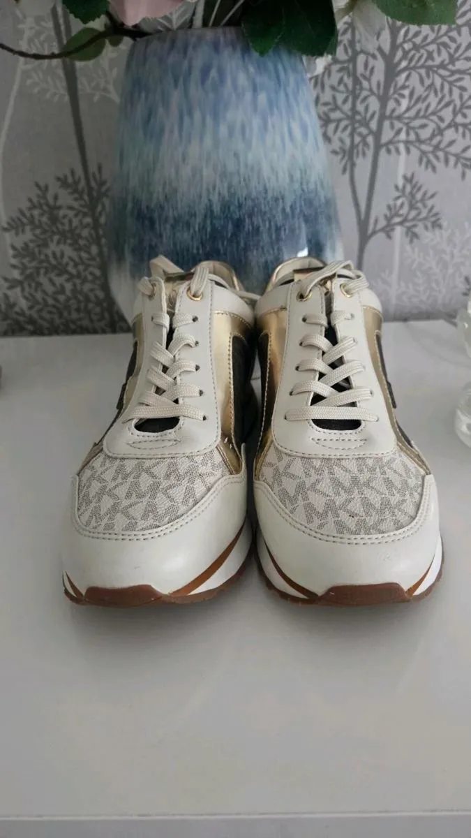 Michael Kors Trianers - Image 2