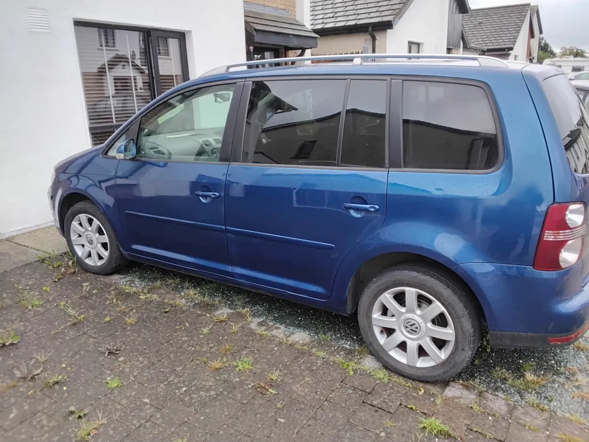 Volkswagen Touran 2008 - Image 3