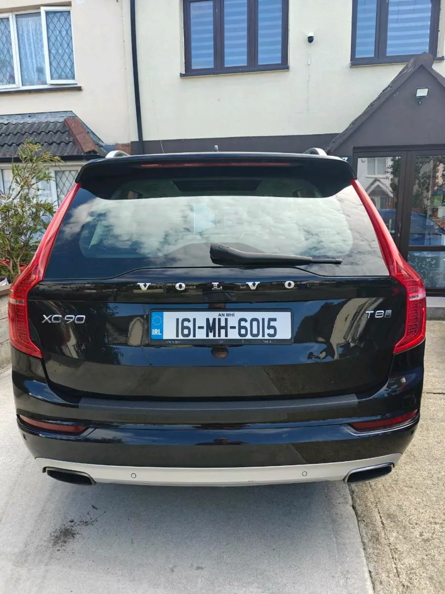 2016 Volvo XC90 hybrid - Image 2