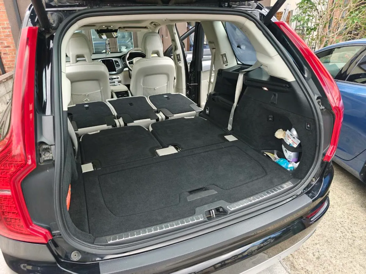 2016 Volvo XC90 hybrid - Image 3