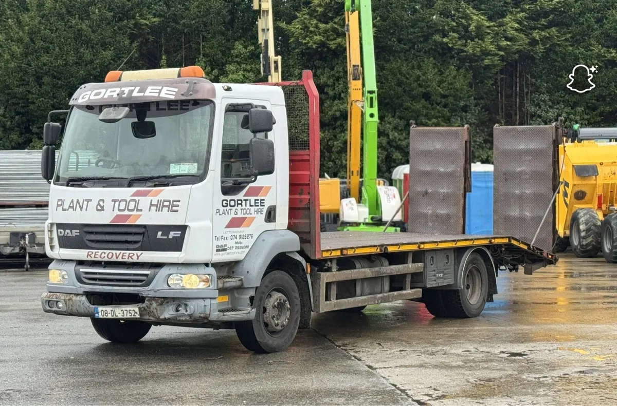 DAF LF220 Beavertail Plant Truck - Image 1