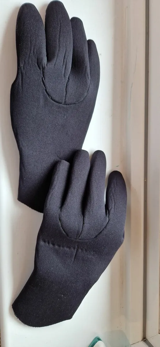 Diving gloves - Image 1