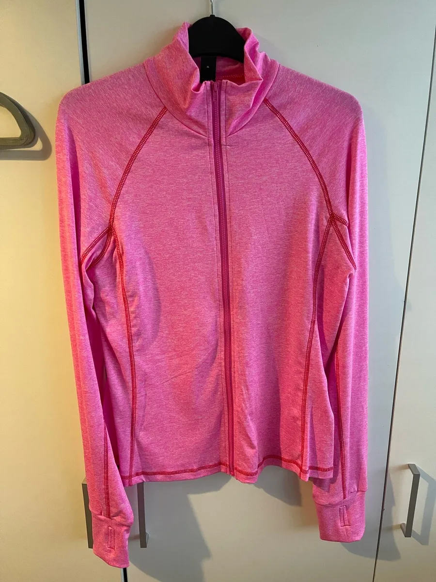 Exercise tops - Image 4