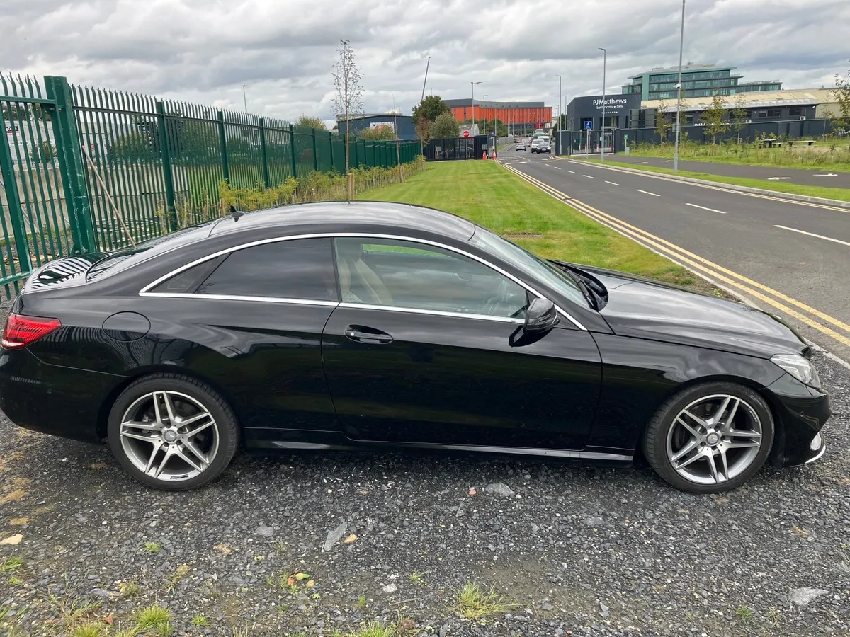Mercedes-Benz E-Class 2015 - Image 2