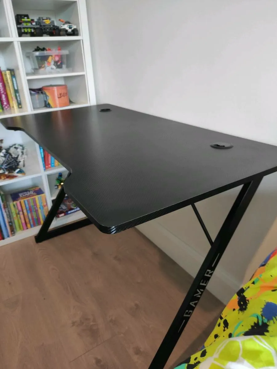 Gamer / office desk - Image 1