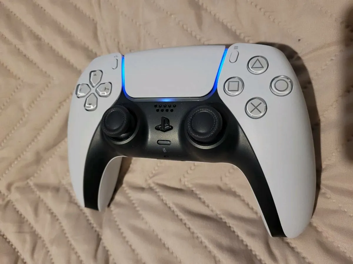 Ps5 1tb slim mint same as new - Image 3