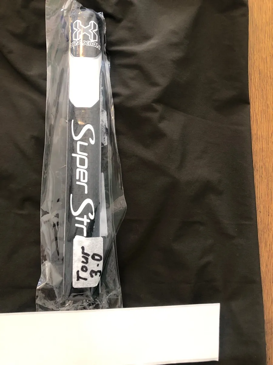Super Stroke Traxion 3.0 Tour Putter Grip - Image 1