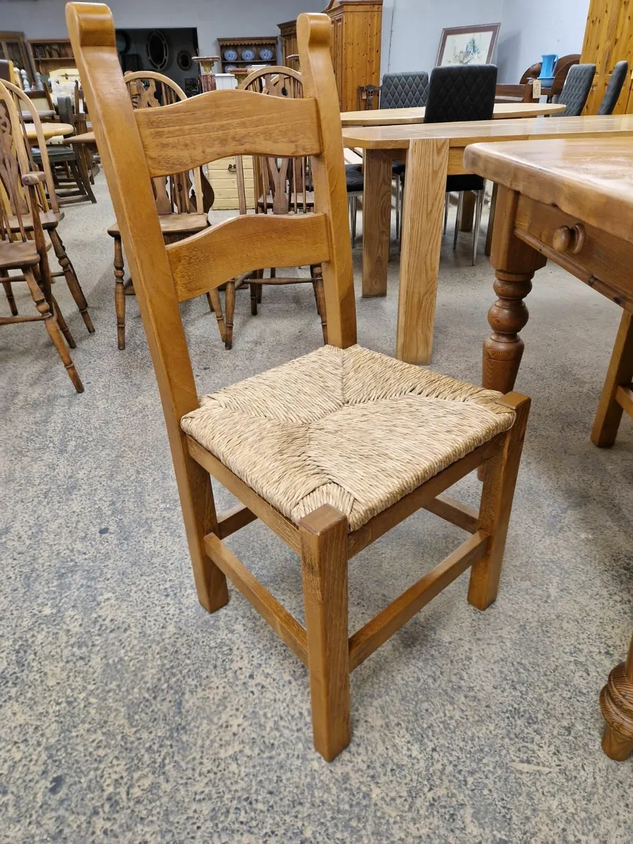 Vintage pine farmhouse table, 6 chairs - Image 3