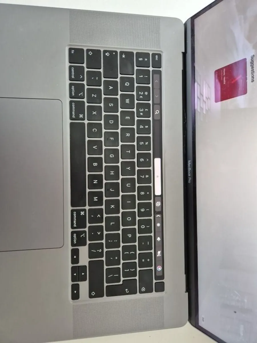 MacBook Pro 16 - Image 3