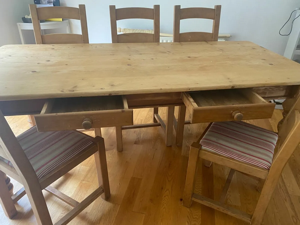 Kitchen Table & Chairs - Image 1