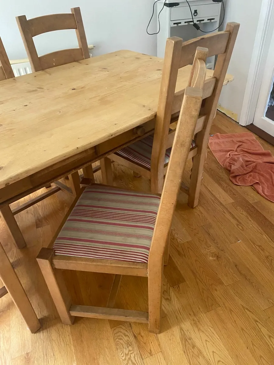 Kitchen Table & Chairs - Image 3
