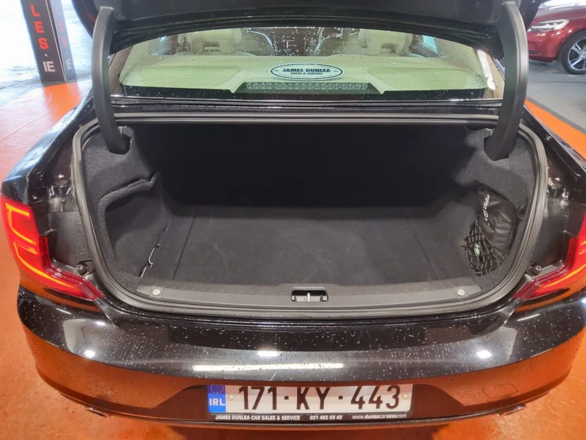 Volvo S90 D4 2.0l 190hp Momentum Geartronic - Image 3
