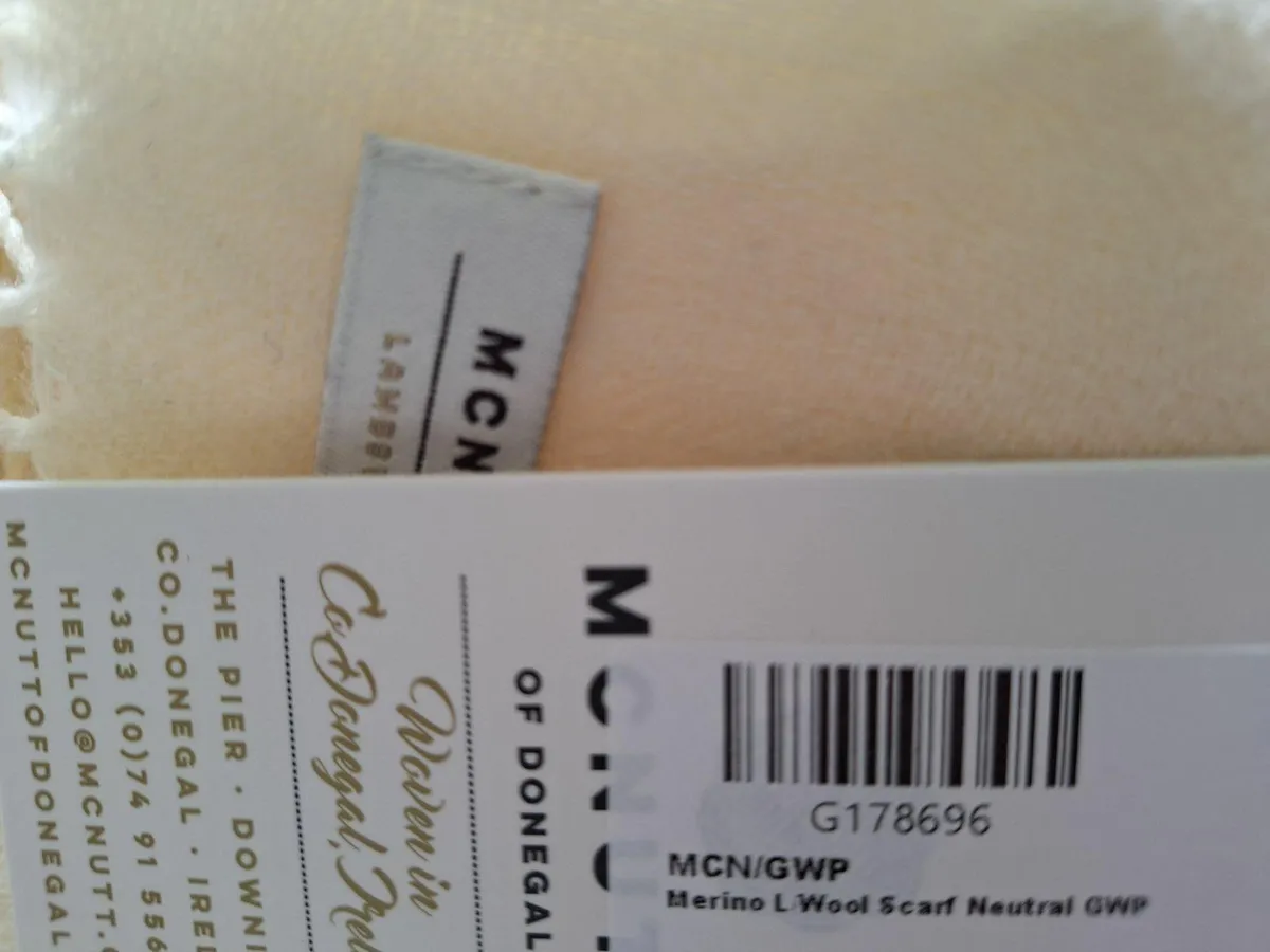 NEW McNutt of Donegal Merino Lambswool scarf - Image 2