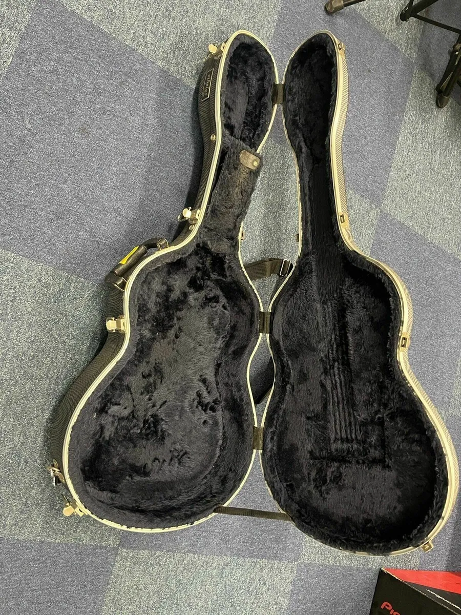 Guitar Hardcase - Image 3