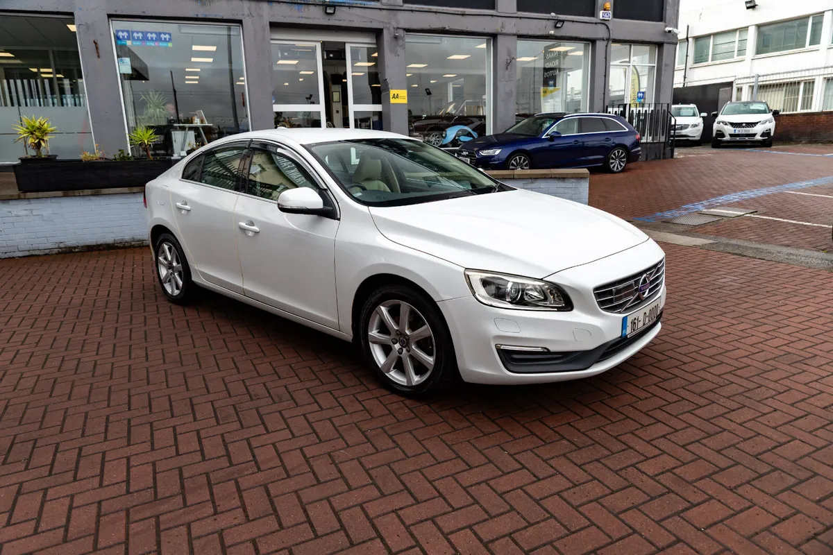 VOLVO S602.0D4 SE LUXURY 4DR SALOON AUTOMATIC - Image 1