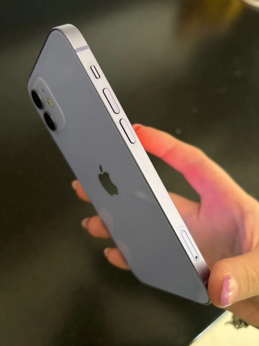 iPhone 12 - Image 3