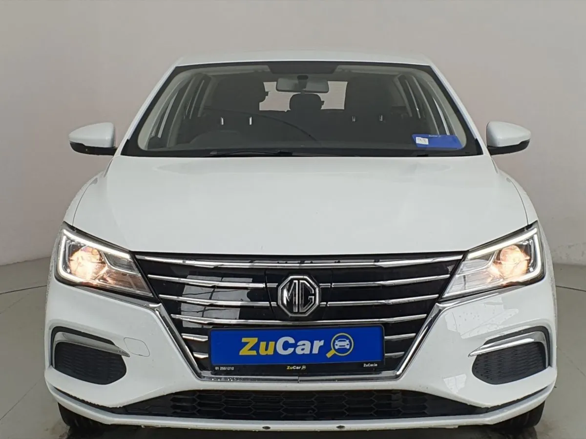 MG MG5  99 5 Excite Long Range 156 Electric 61.1 - Image 3