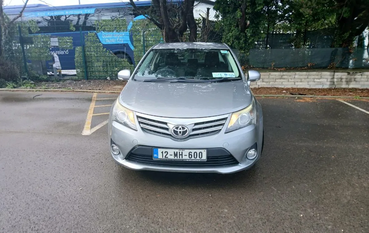 Toyota avensis 2012 - Image 1