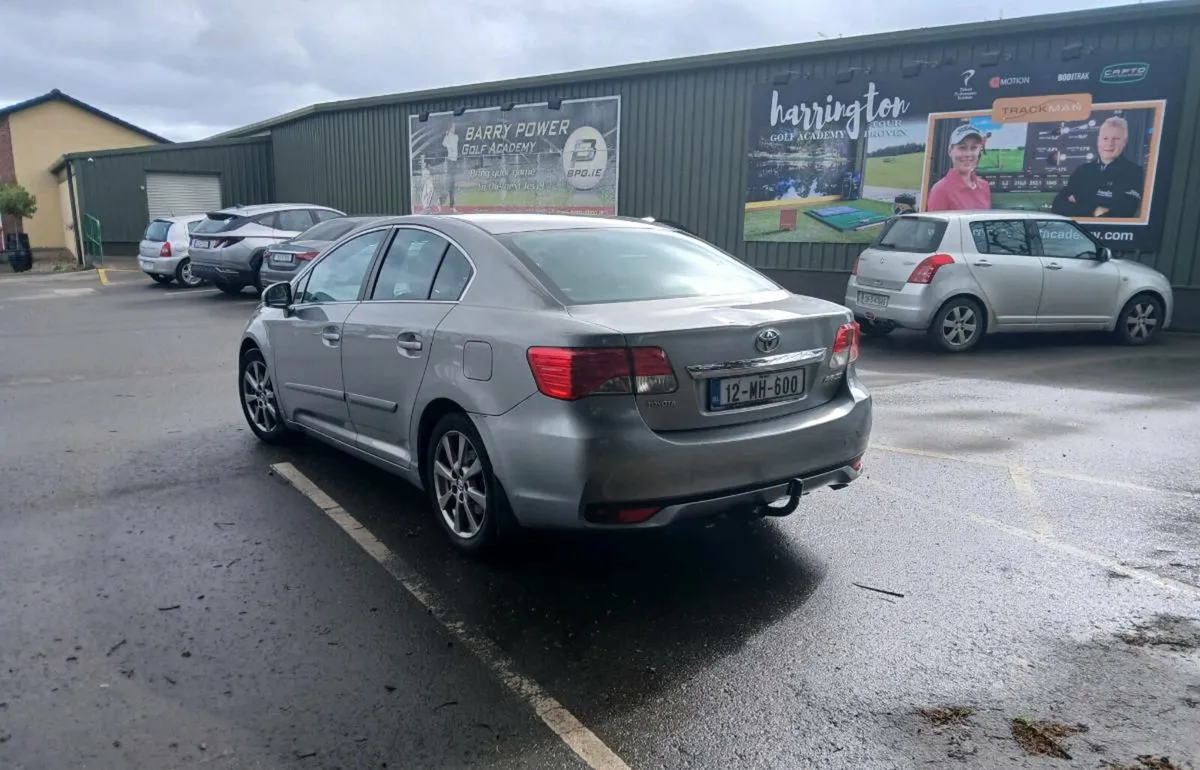 Toyota avensis 2012 - Image 4