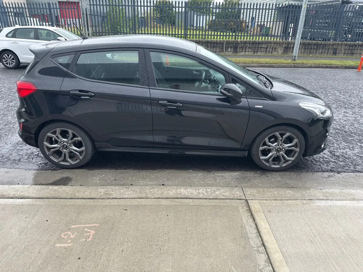 182 Ford Fiesta ST Line 1.1 petrol - Image 4