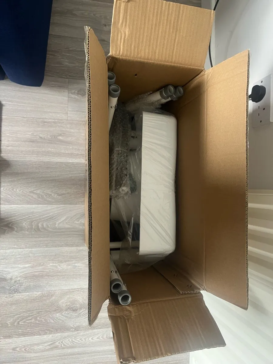 Raised Toilet Seat with frame - Image 3