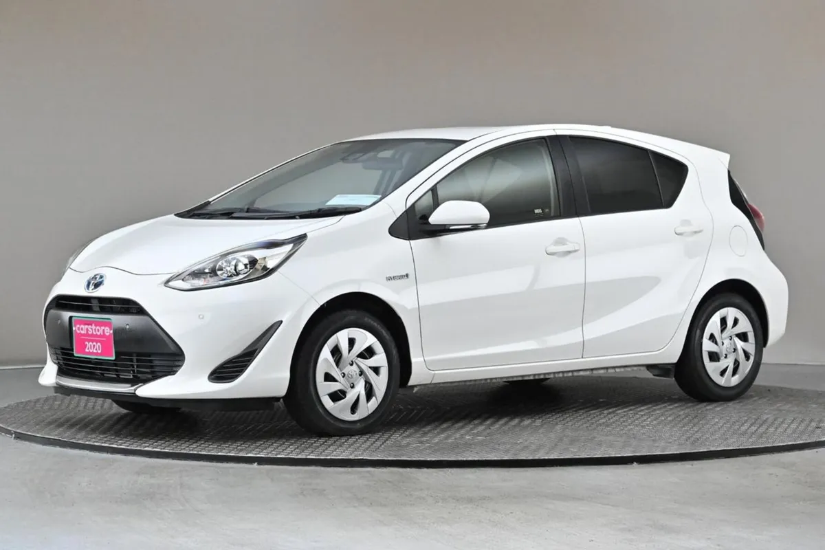 Toyota Aqua 1.5 Vvt-i Hybrid  android Car Player - Image 4