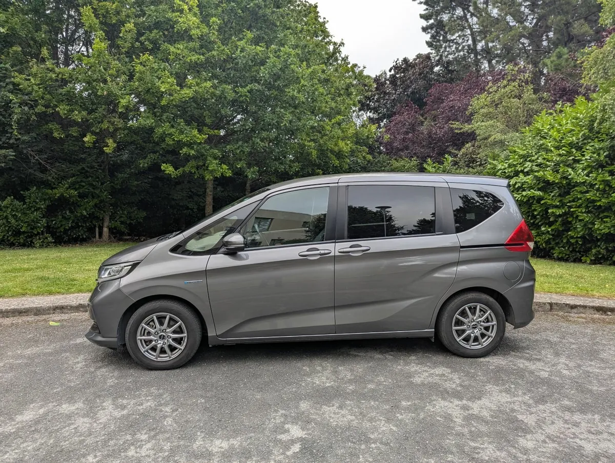 2020 Honda Freed AUTO Hybrid Electric Petrol 6seat - Image 4