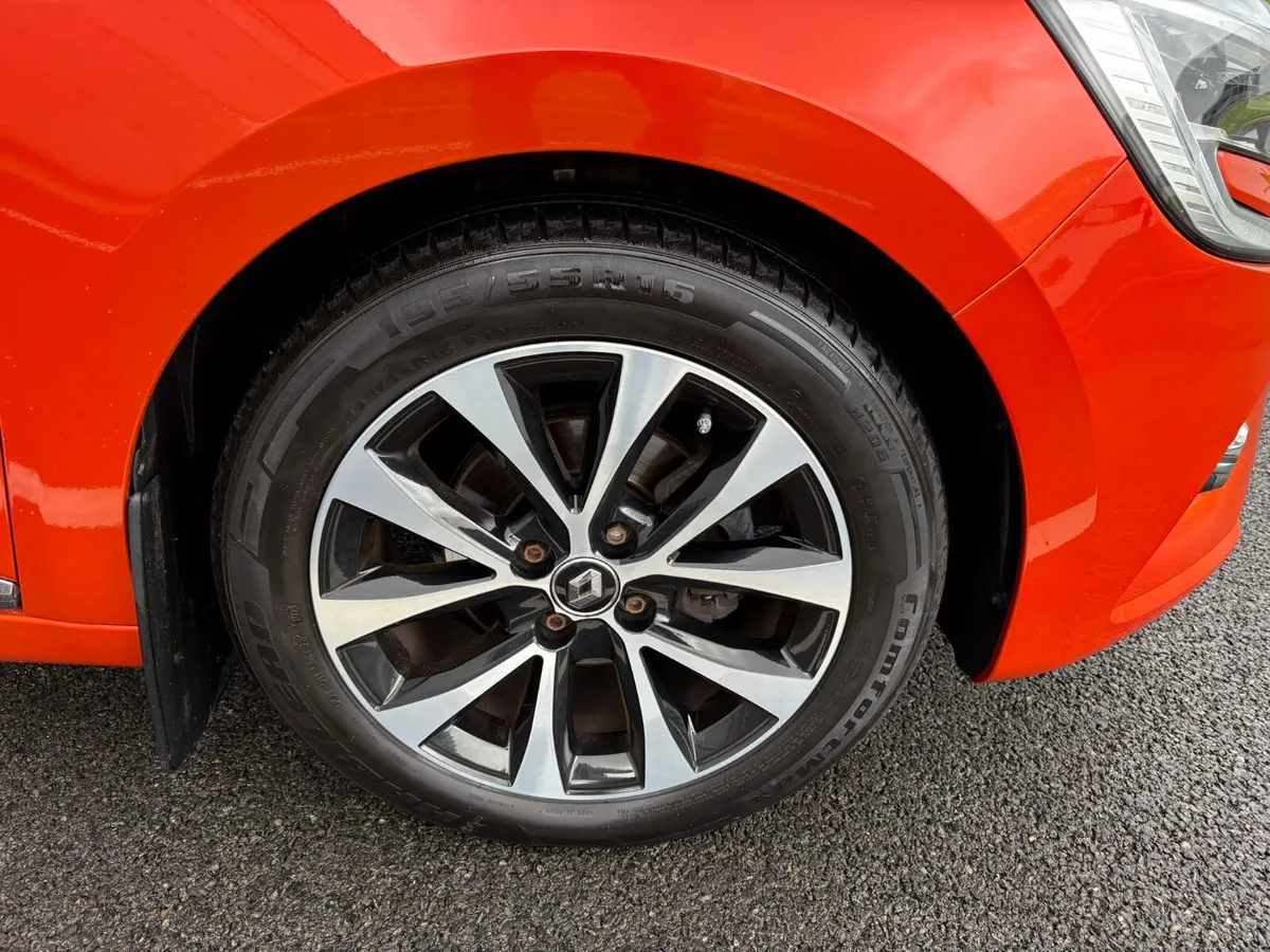 2020 Renault Clio Iconic - Image 4