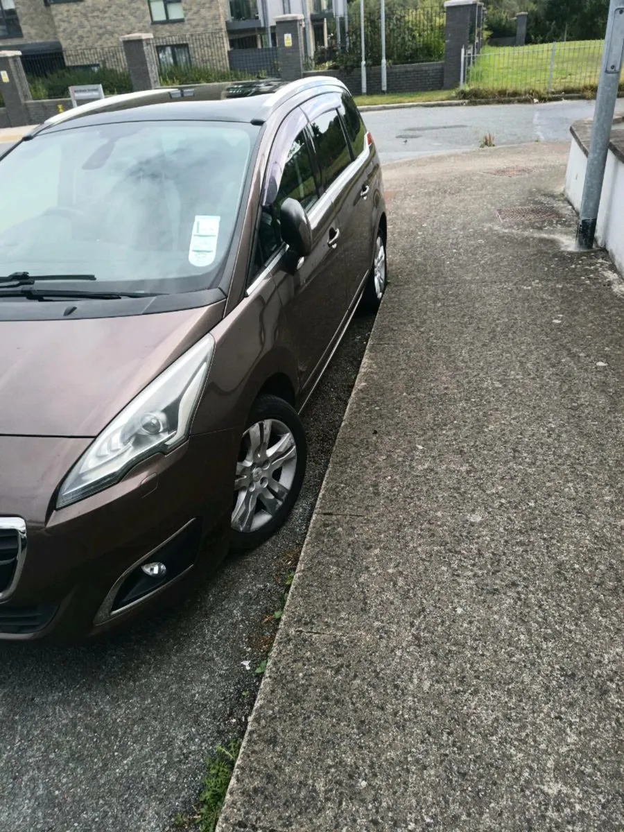Peugeot 5008 - Image 2
