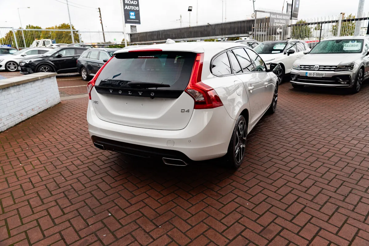 VOLVO V60 2.0D4 SE LUXURY DELUXE 5DR ESTATE AUTOMA - Image 3