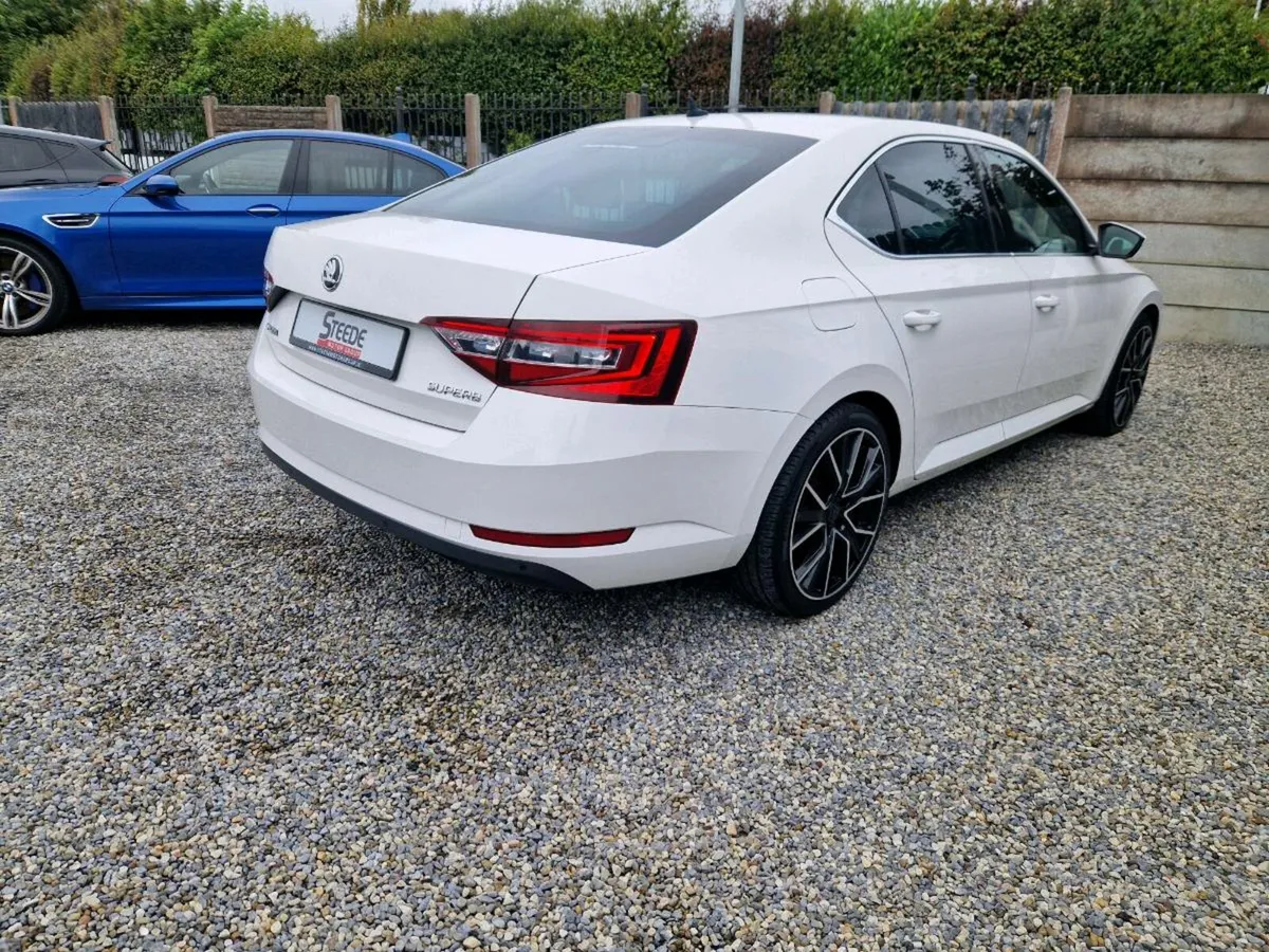 181 Skoda Superb 1.6 TDI Ambition - Image 4