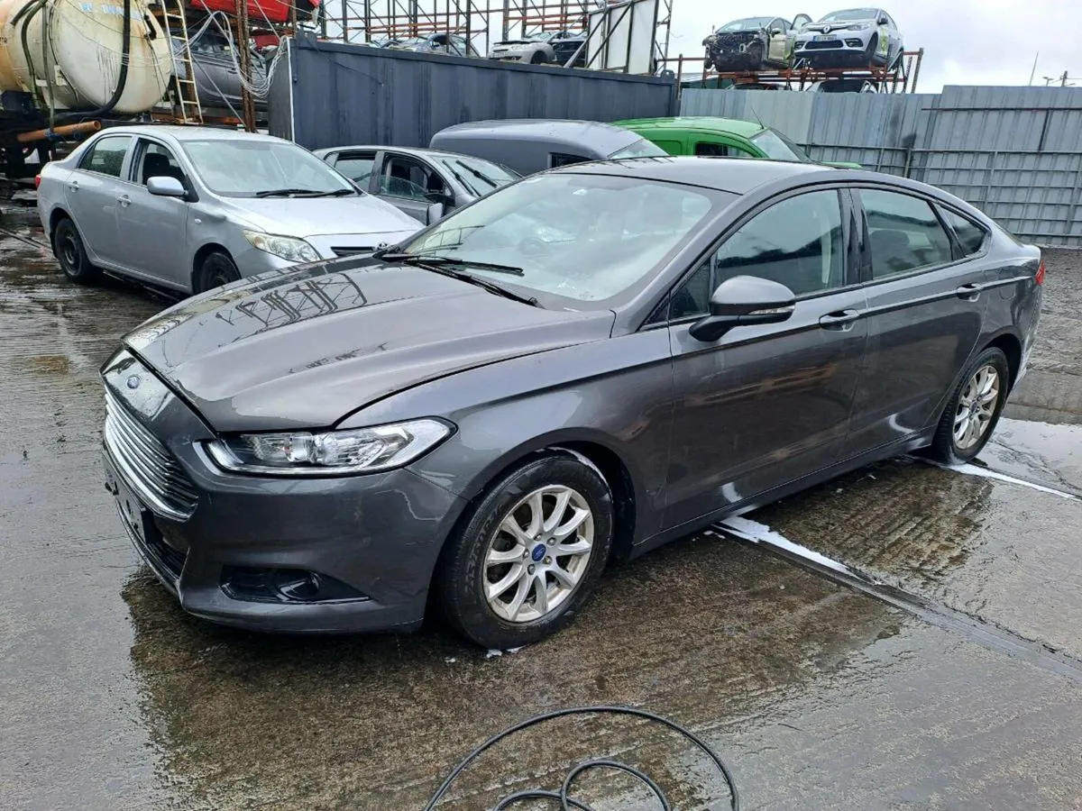 151 ford mondeo breaking for parts - Image 2