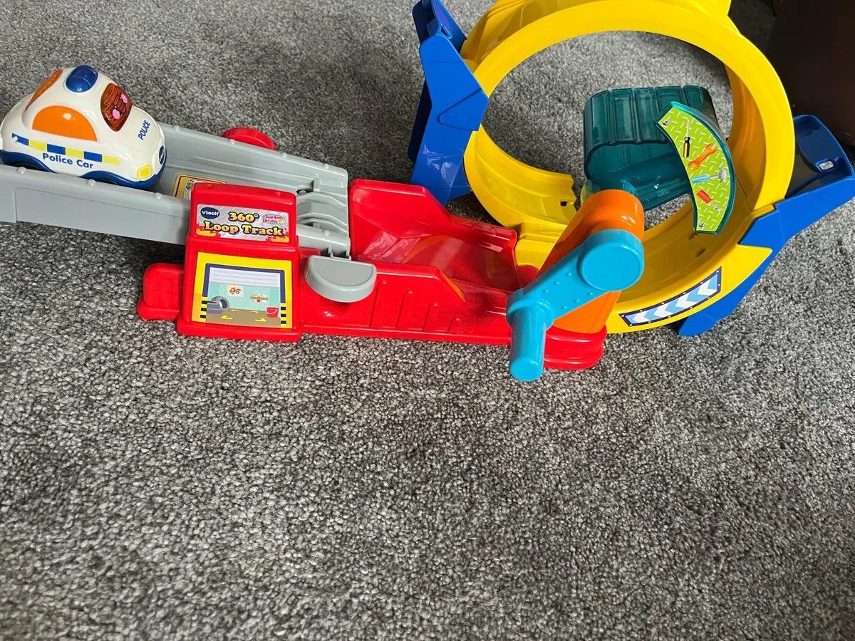 Toot toot garage and track - Image 4