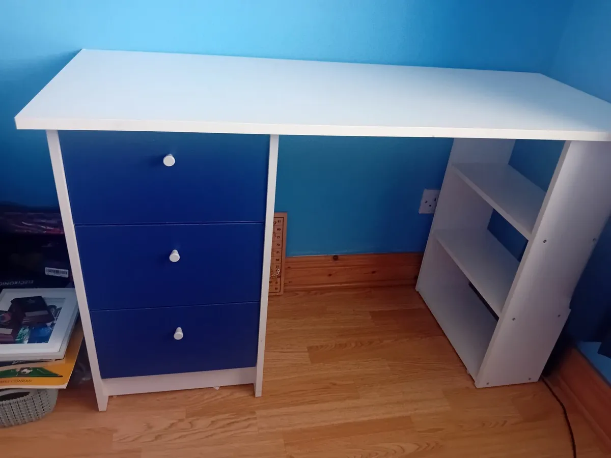 Desk - Image 1