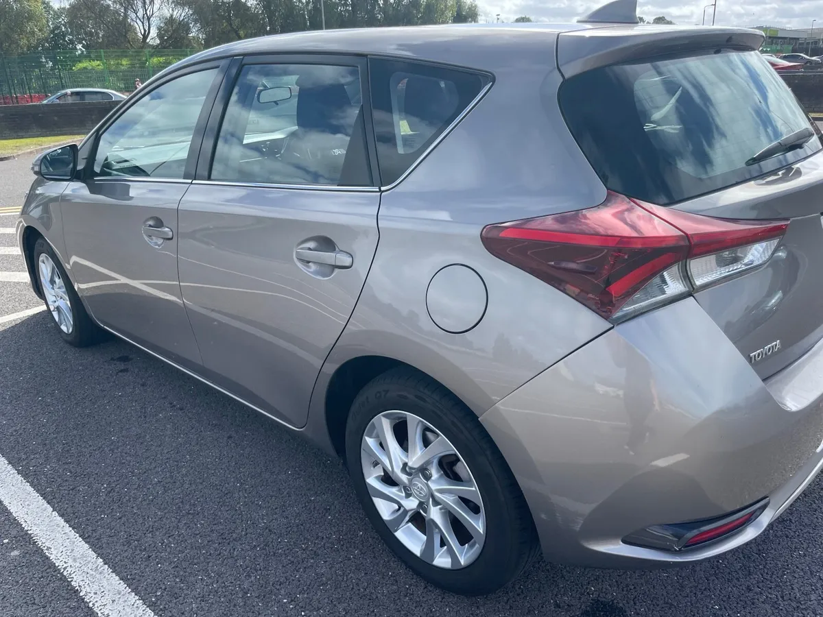Toyota Auris 2016 - Image 4