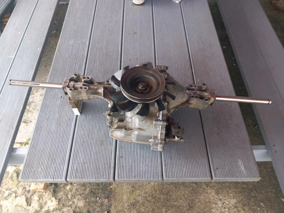 Castlegarden hydrostatic transmission for sale - Image 1