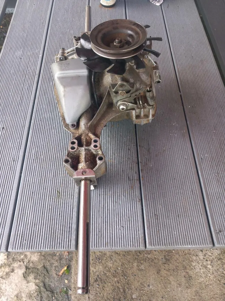 Castlegarden hydrostatic transmission for sale - Image 3